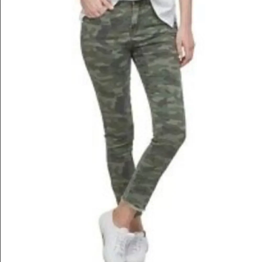 Mud Pie Women's Rory Green‎ Camo Jeans size Small D30